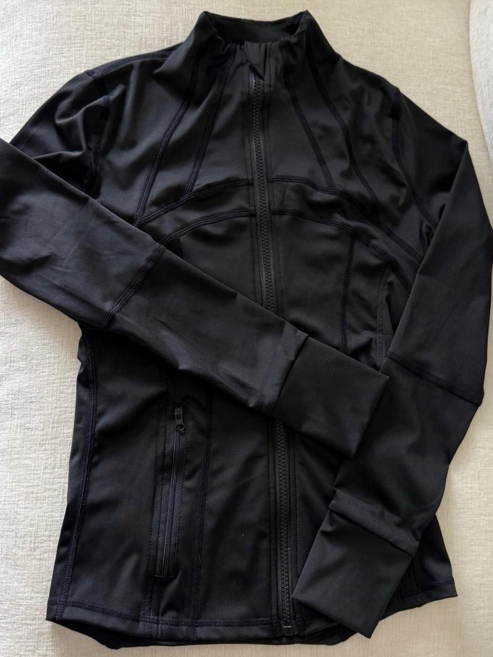 black activewear jacket 🏃‍♀️